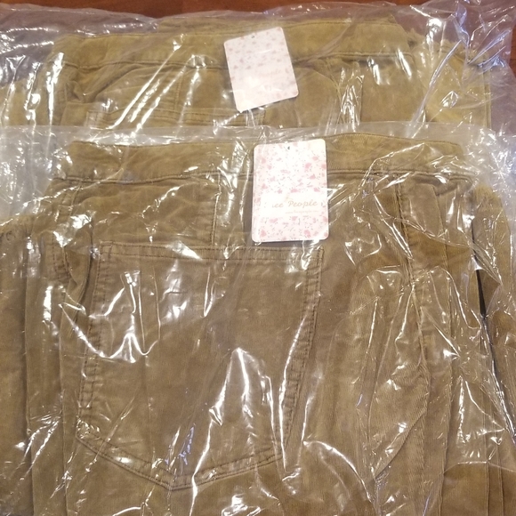 Size 31&32🔥Free People Corduroy Flare Pants - Picture 7 of 8